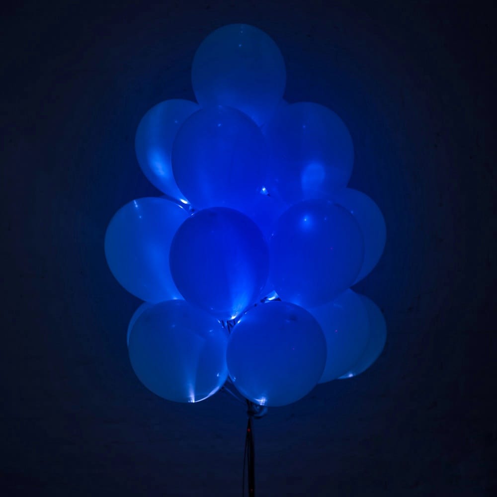 Картинка Светящиеся шары с диодами «синиее огни» от магазина GelShariki