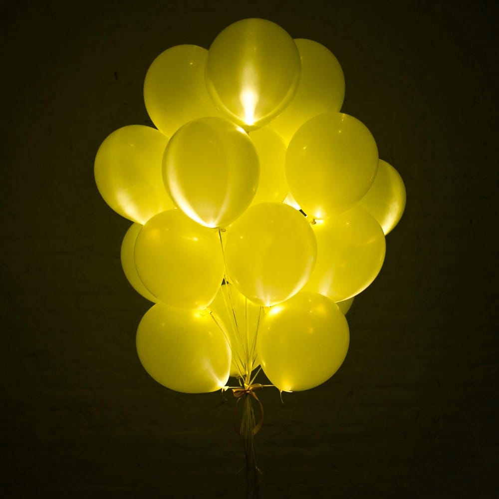 Картинка Светящиеся шары с диодами «желтые огни» от магазина GelShariki