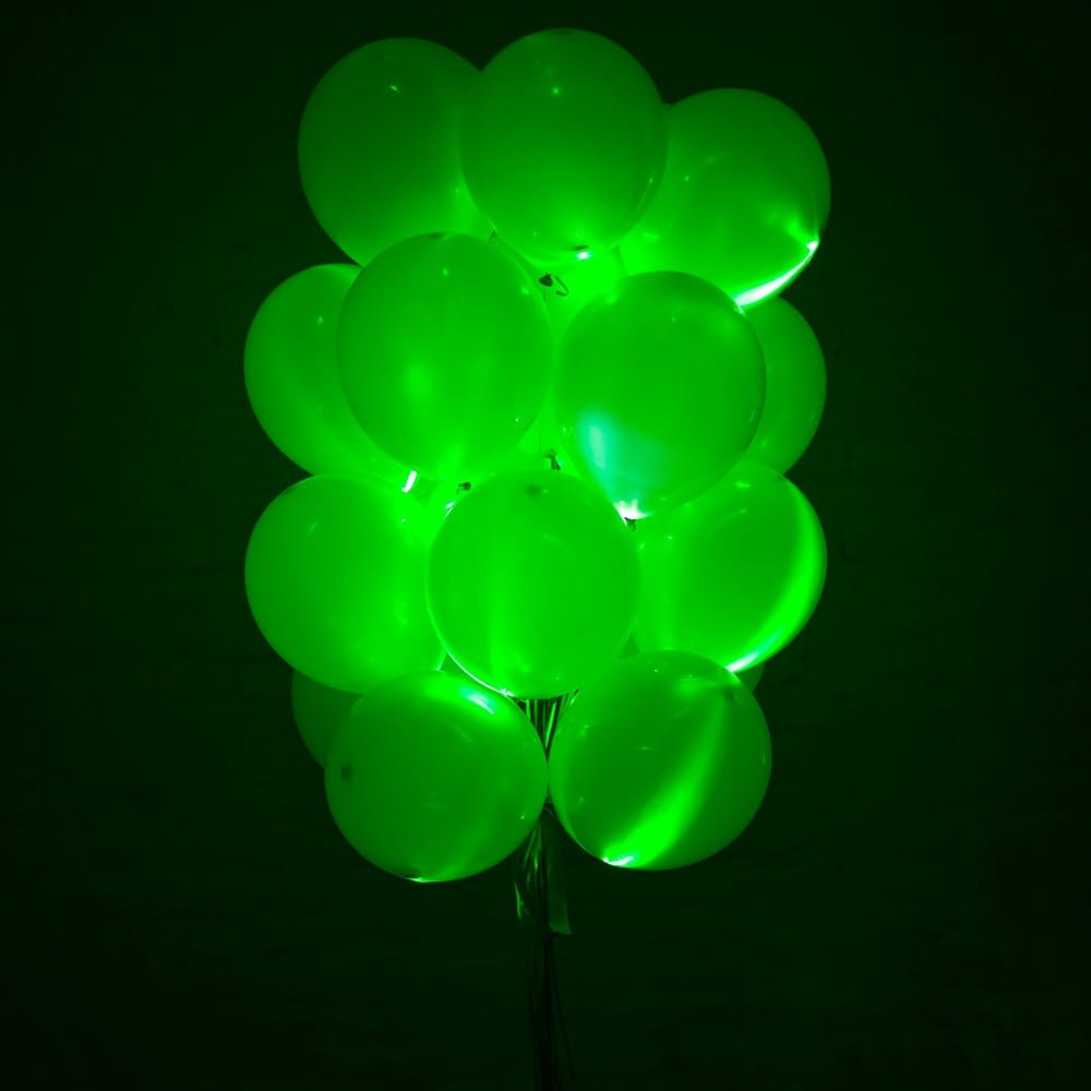 Картинка Светящиеся шары с диодами «зеленые огни» от магазина GelShariki